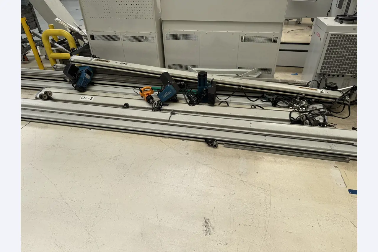 Industrieroboter, Metallbearbeitungsmaschinen, Fahrzeuge und IT-Geräte-1