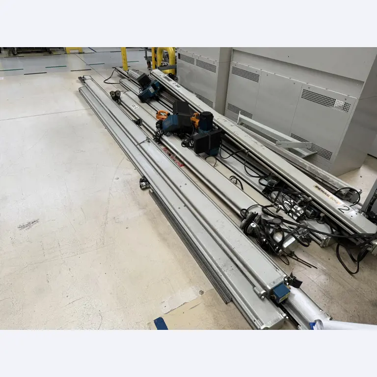 Industrieroboter, Metallbearbeitungsmaschinen, Fahrzeuge und IT-Geräte-3