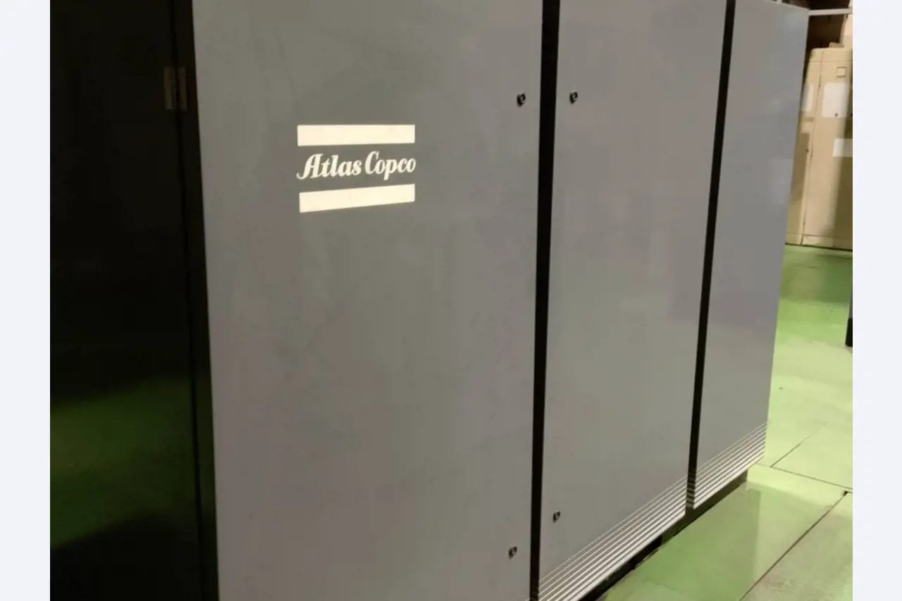 Industrieroboter, Metallbearbeitungsmaschinen, Fahrzeuge und IT-Geräte-4