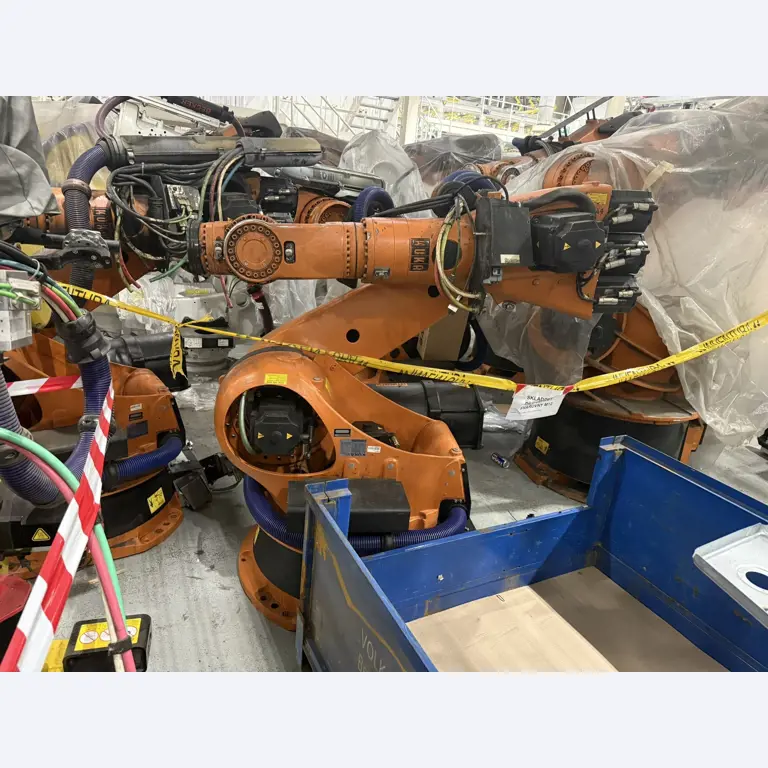 Industrijski roboti, stroji za obdelavo kovin, vozila in naprave IT-1