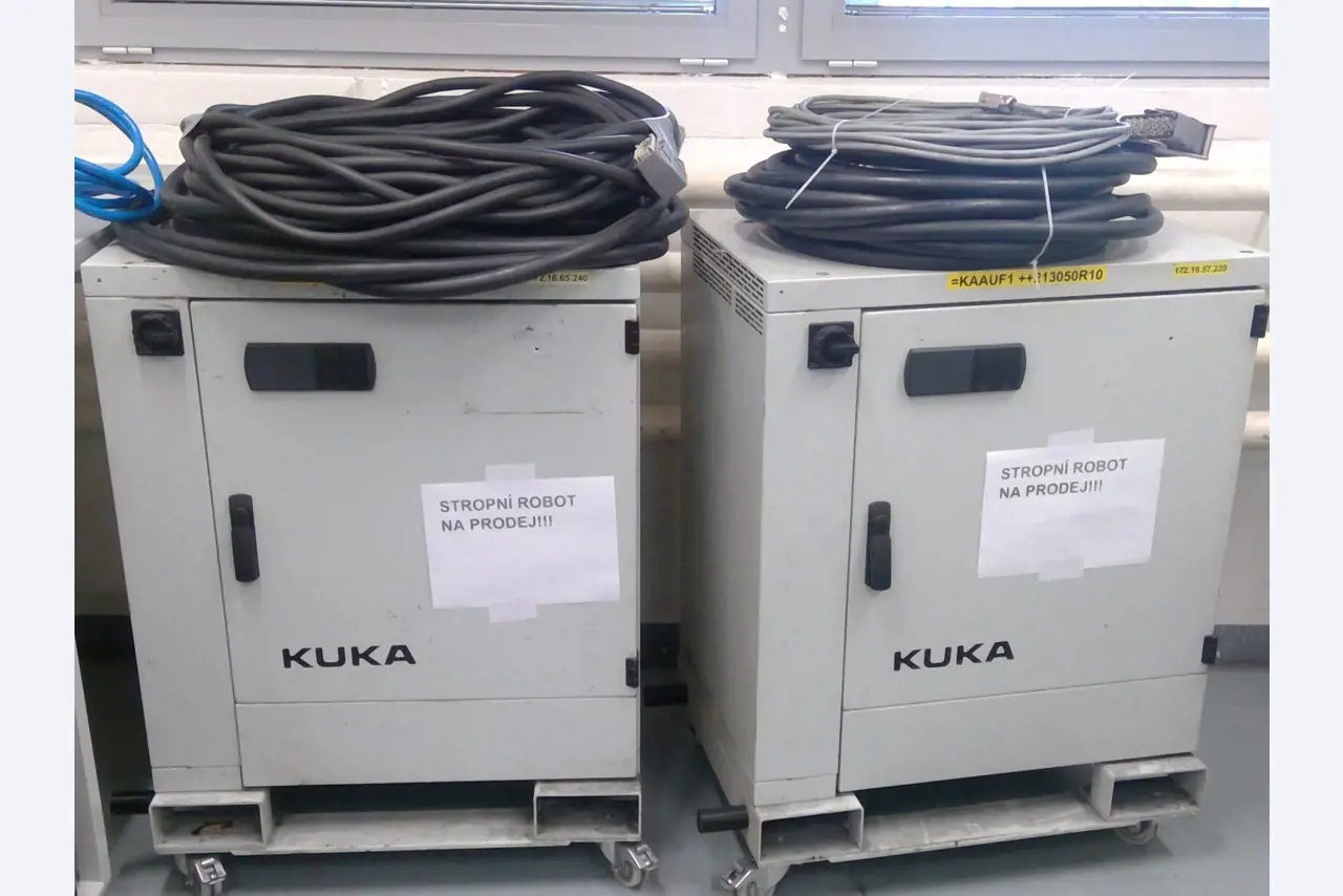 Industrijski roboti, stroji za obdelavo kovin, vozila in naprave IT-4