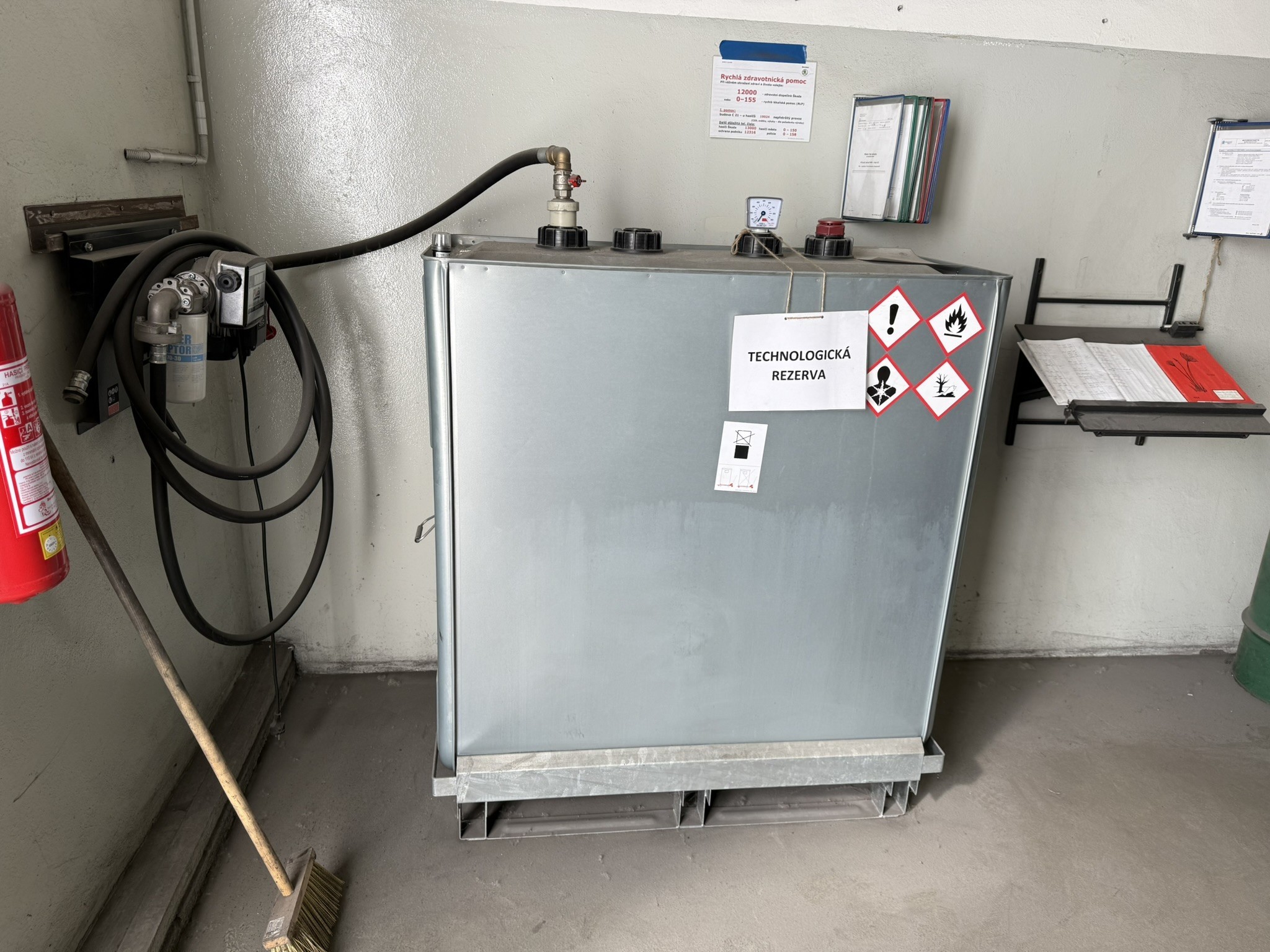 Roboty przemysłowe, maszyny do obróbki metalu, pojazdy i urządzenia IT-1