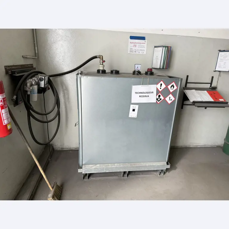 Prumyslové roboty, kovoobrábecí stroje, vozidla a IT zarízení-1