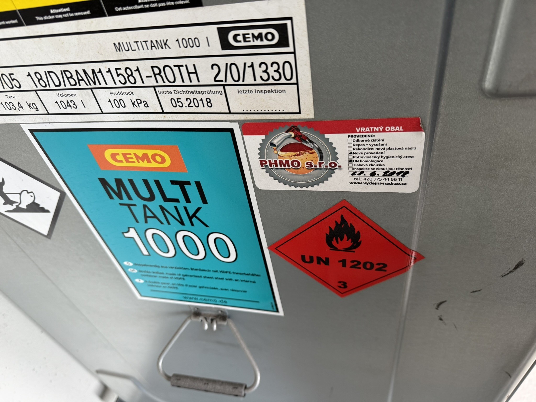 Roboty przemysłowe, maszyny do obróbki metalu, pojazdy i urządzenia IT-5