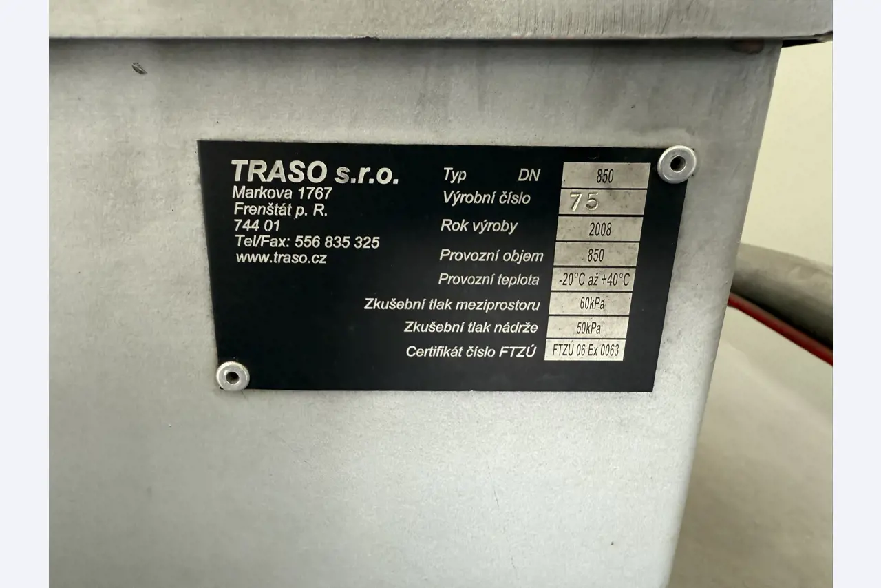 Prumyslové roboty, kovoobrábecí stroje, vozidla a IT zarízení-2