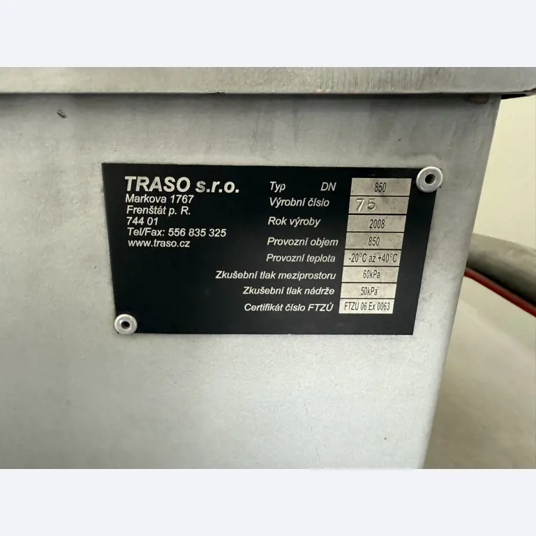 Prumyslové roboty, kovoobrábecí stroje, vozidla a IT zarízení-2