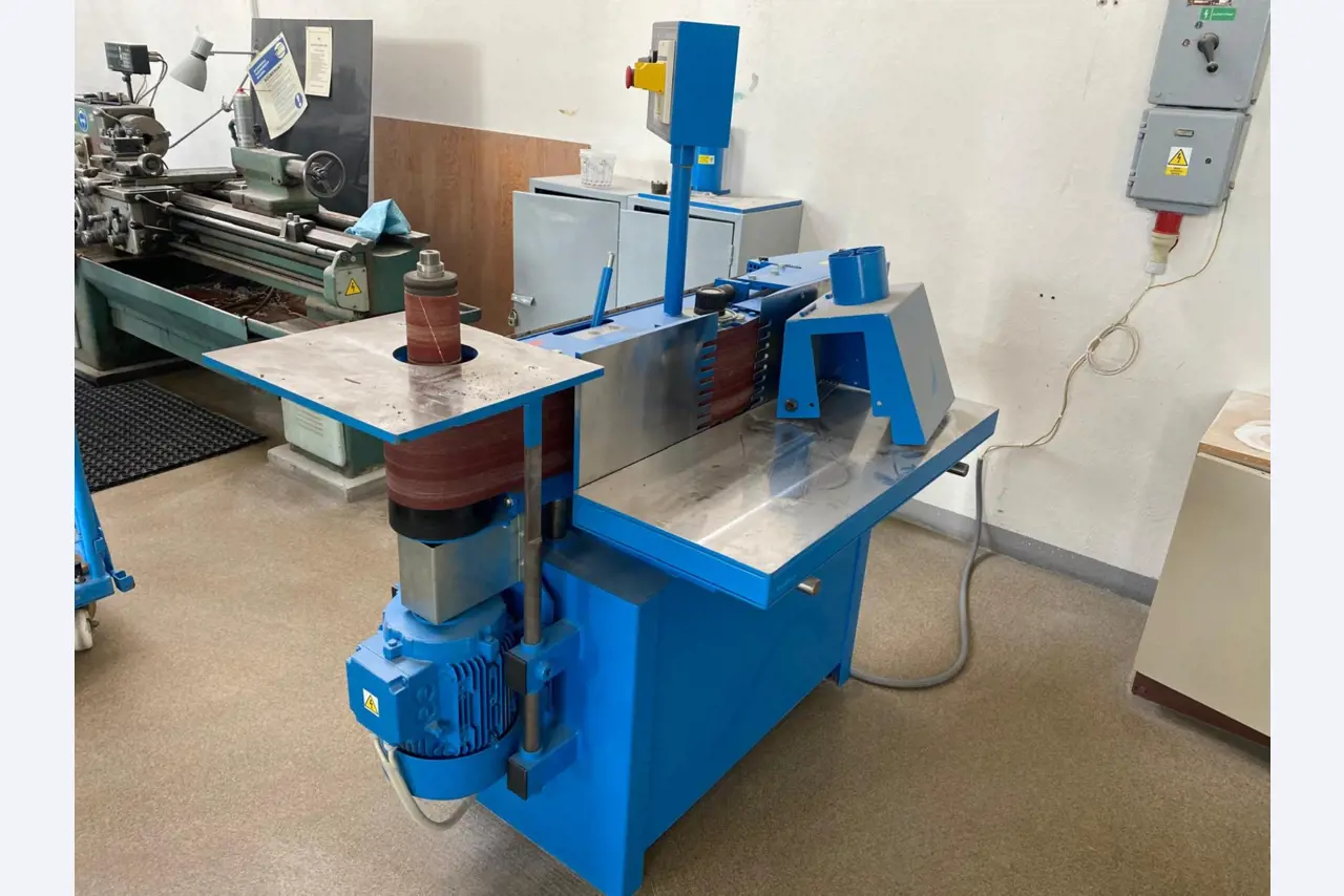 Máquinas para trabalhar metais, robots industriais e veículos-2