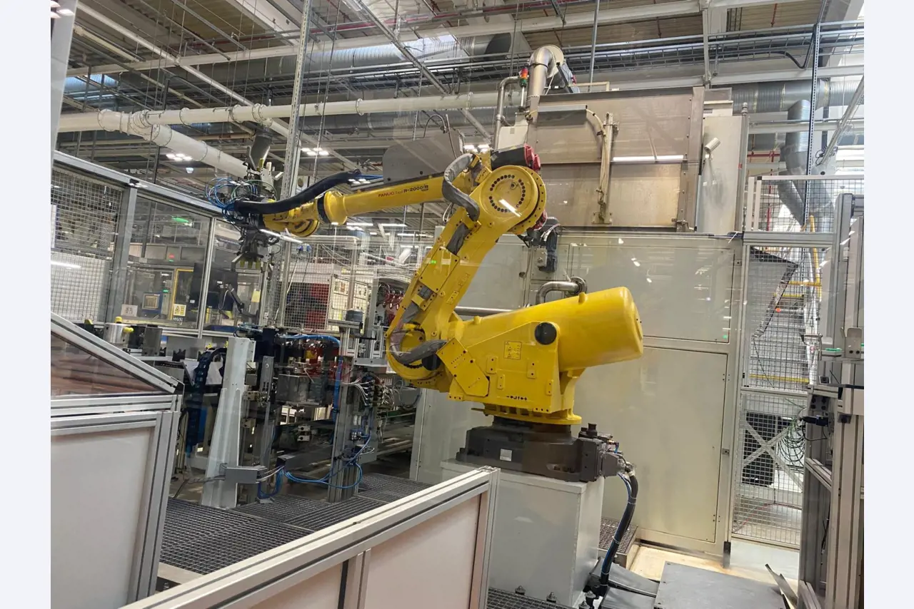 Máquinas para trabalhar metais, robots industriais e veículos-5