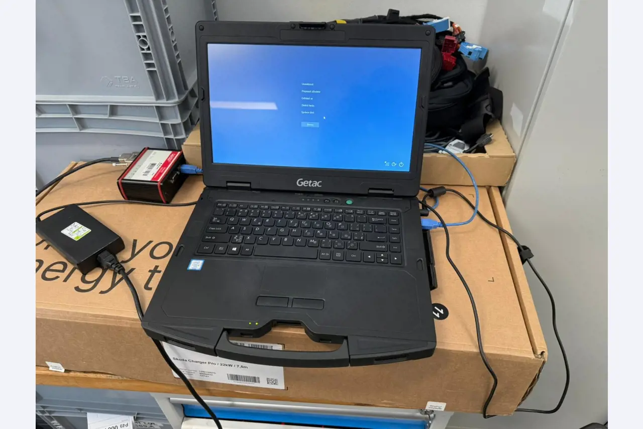 Industrial robots, metalworking machines, vehicles and IT devices-5