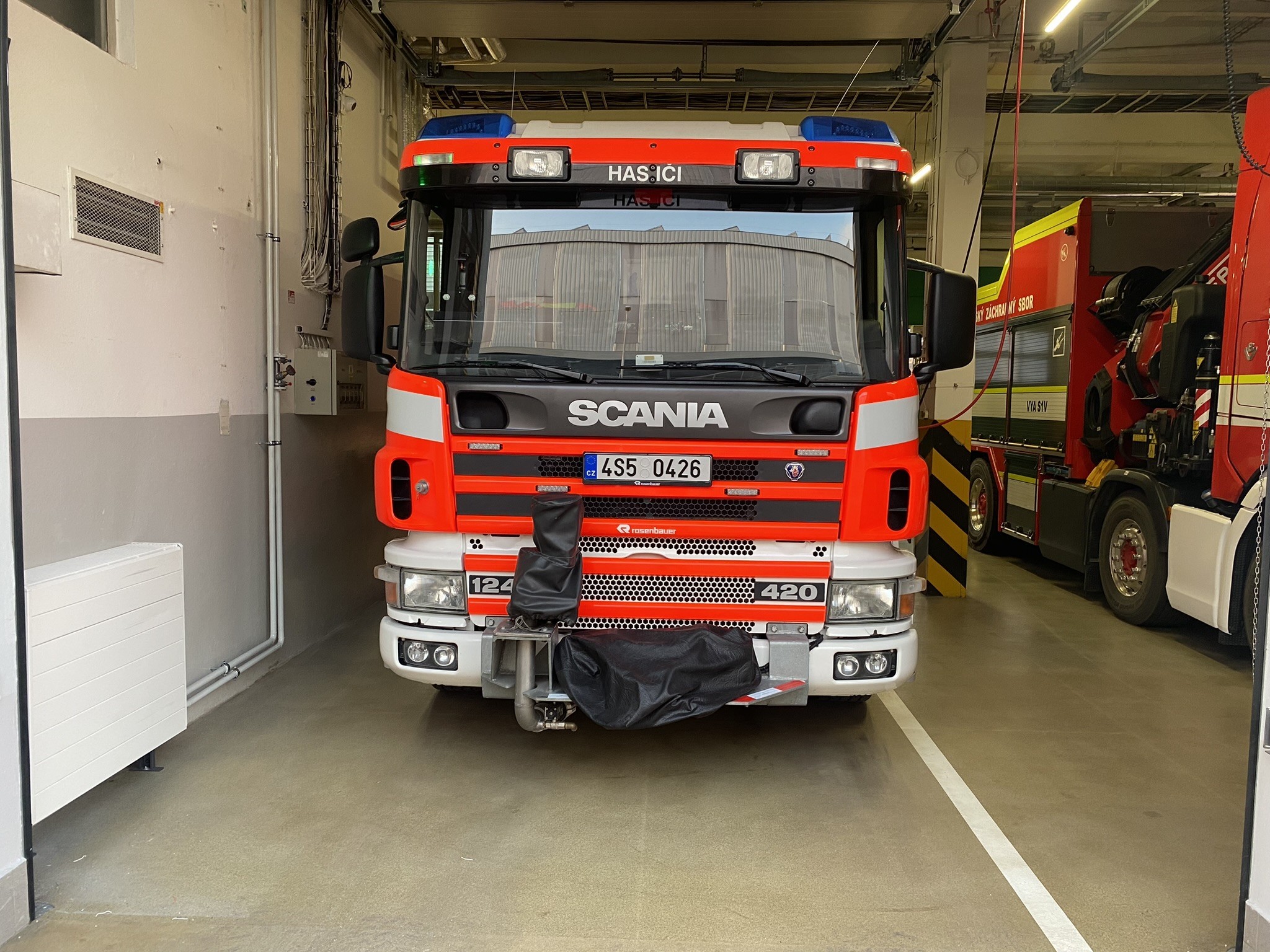 Metalworking machines, industrial robots and vehicles-1