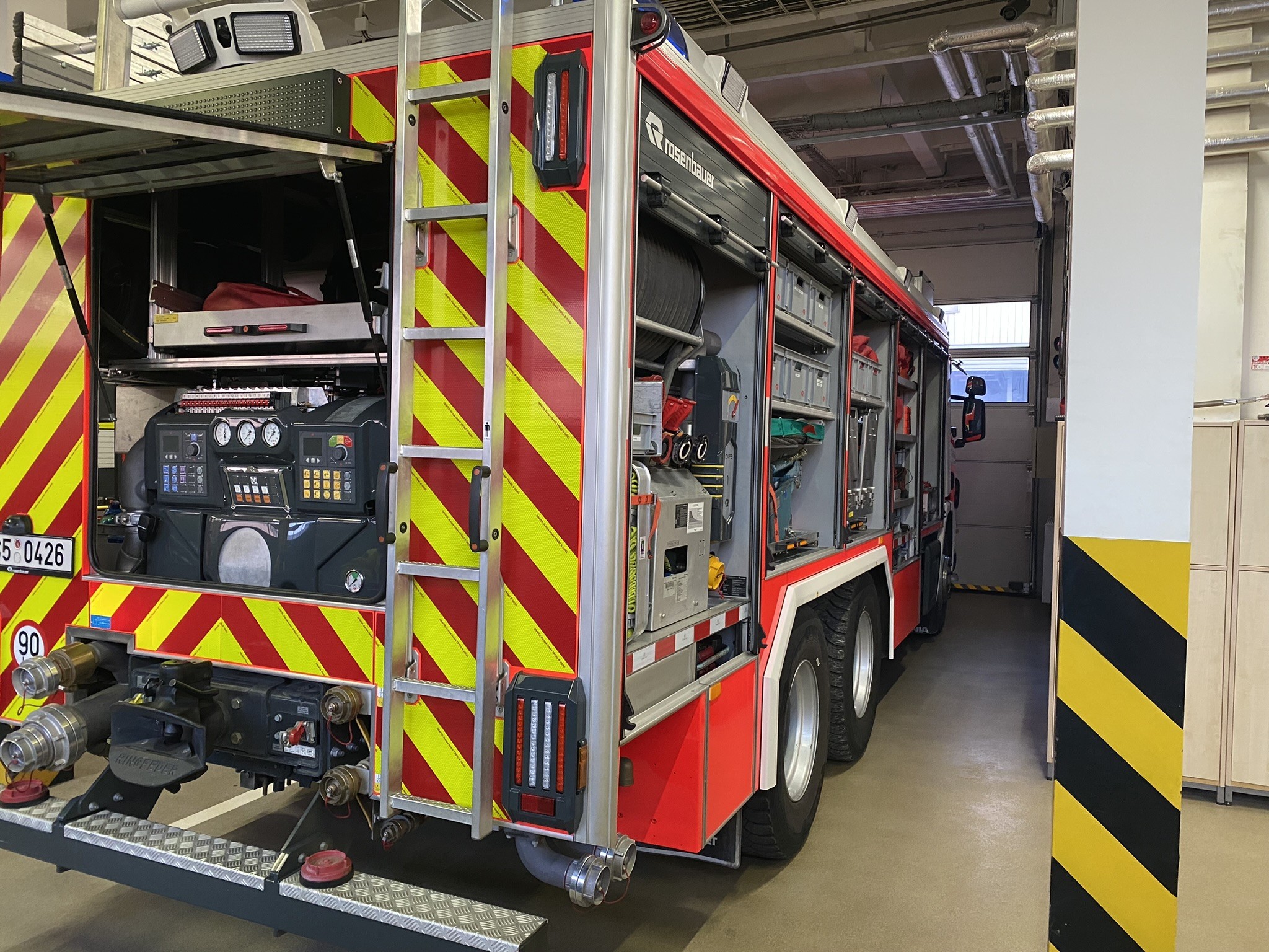 Metalworking machines, industrial robots and vehicles-2