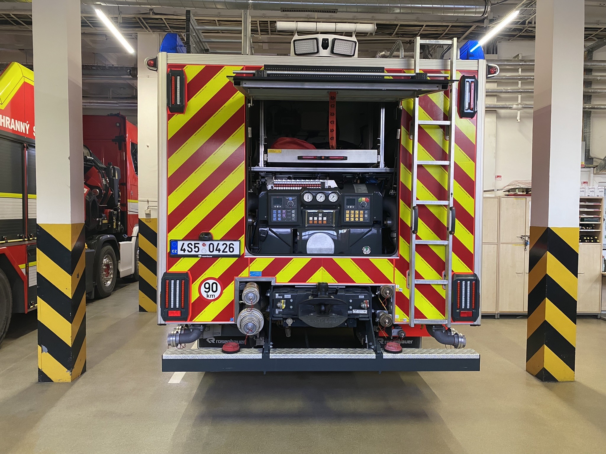 Metalworking machines, industrial robots and vehicles-3