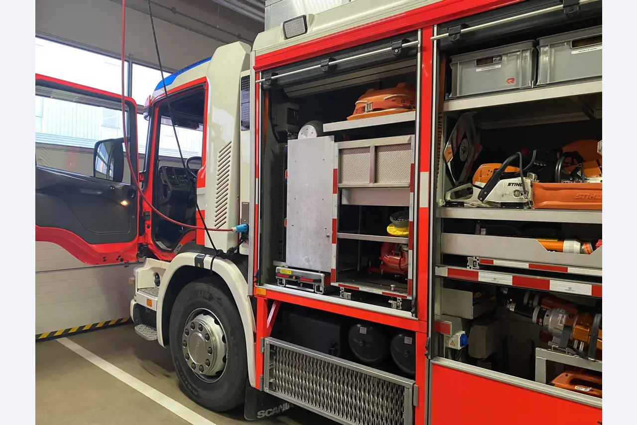 Metalworking machines, industrial robots and vehicles-5