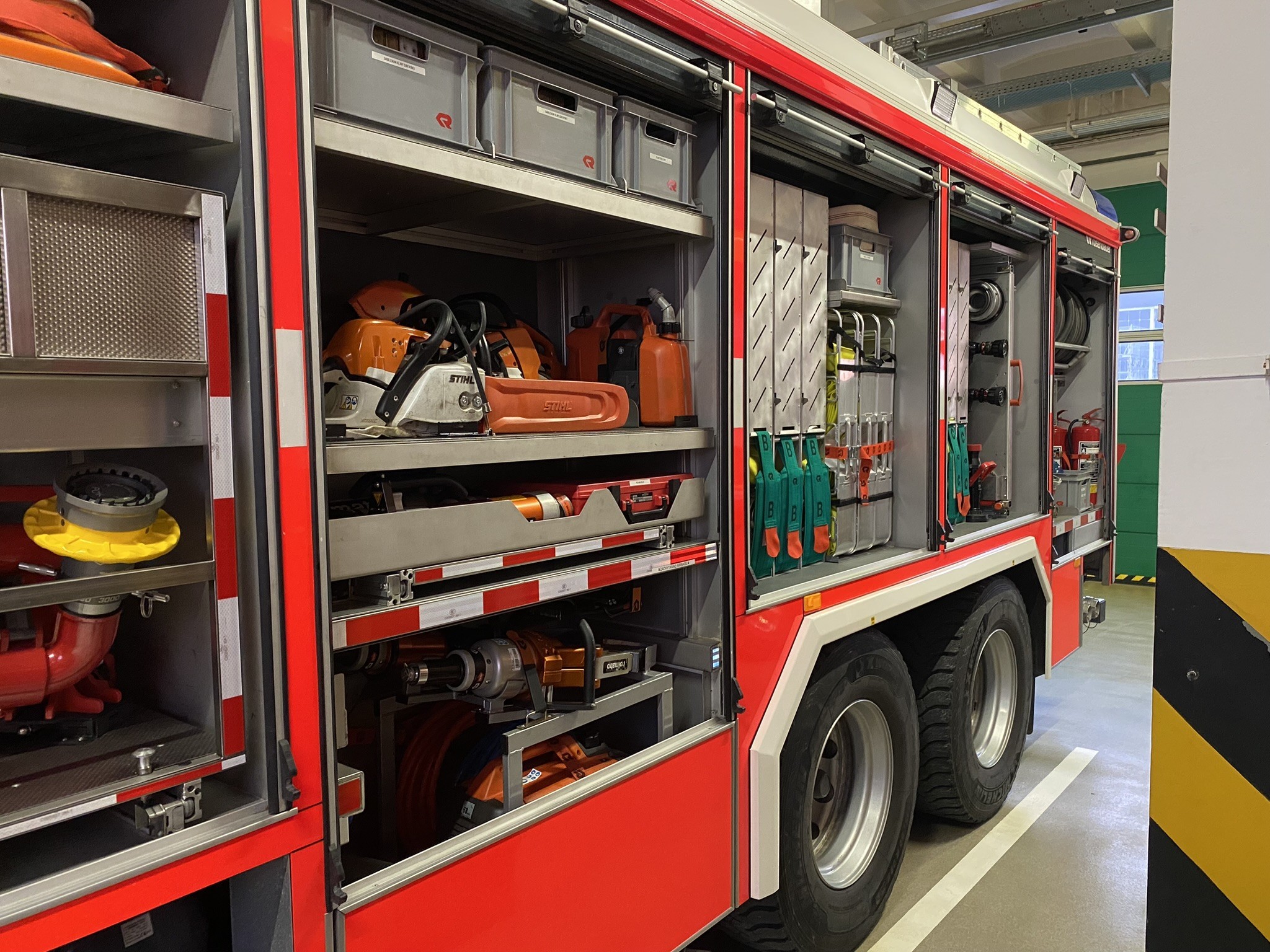 Metalworking machines, industrial robots and vehicles-6