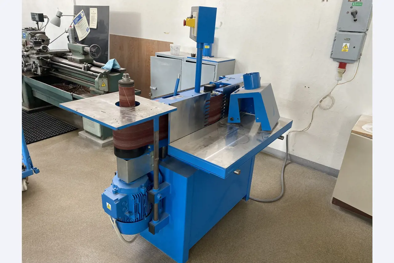 Metalworking machines, industrial robots and vehicles-1