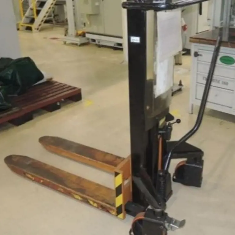 Pallet truck