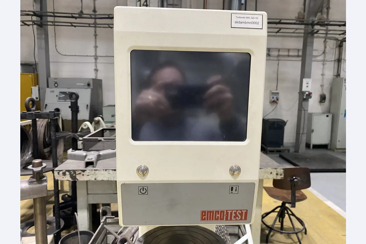 Metalworking machines, industrial robots and vehicles-3