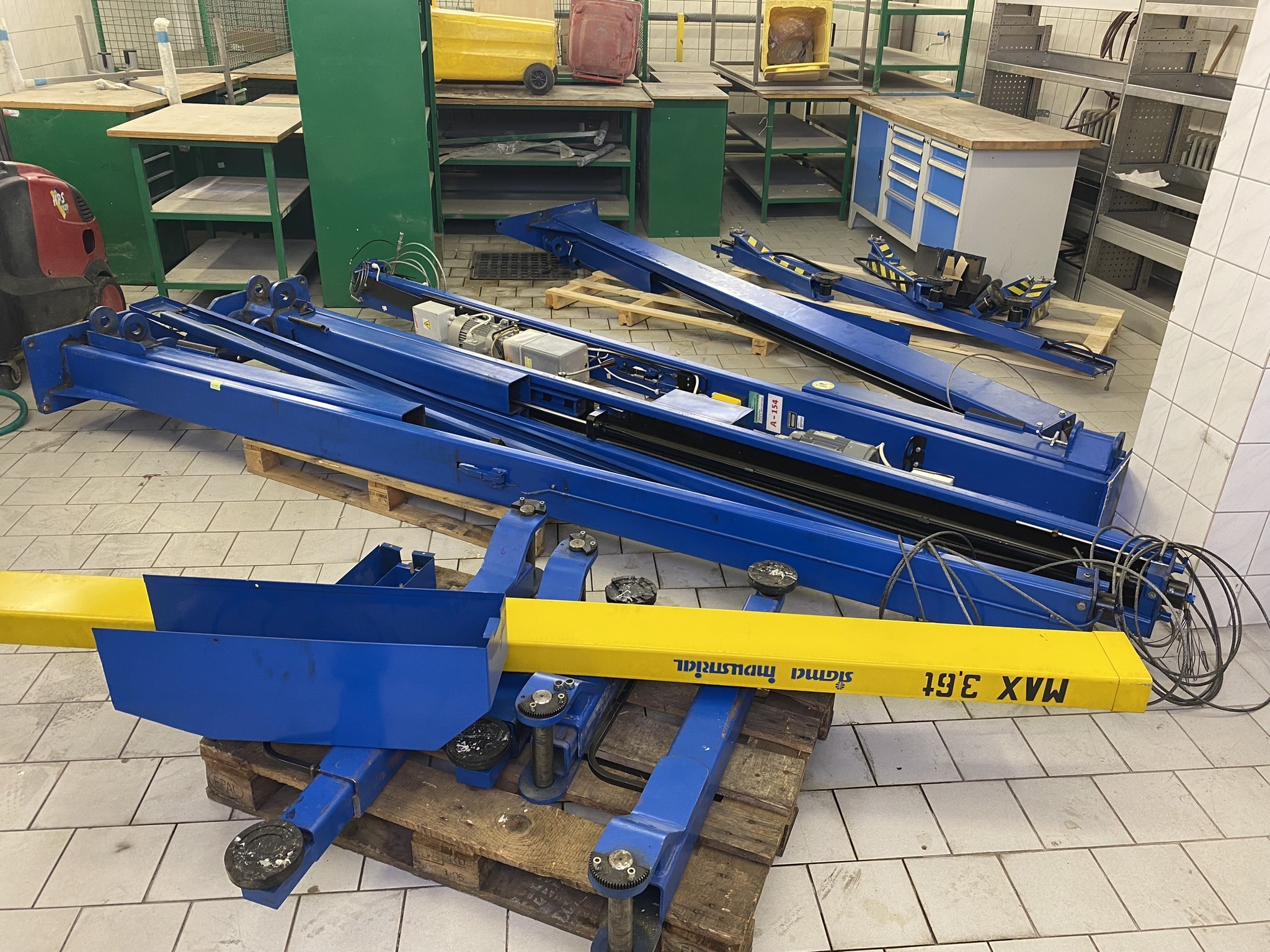 Metalworking machines, industrial robots and vehicles-1