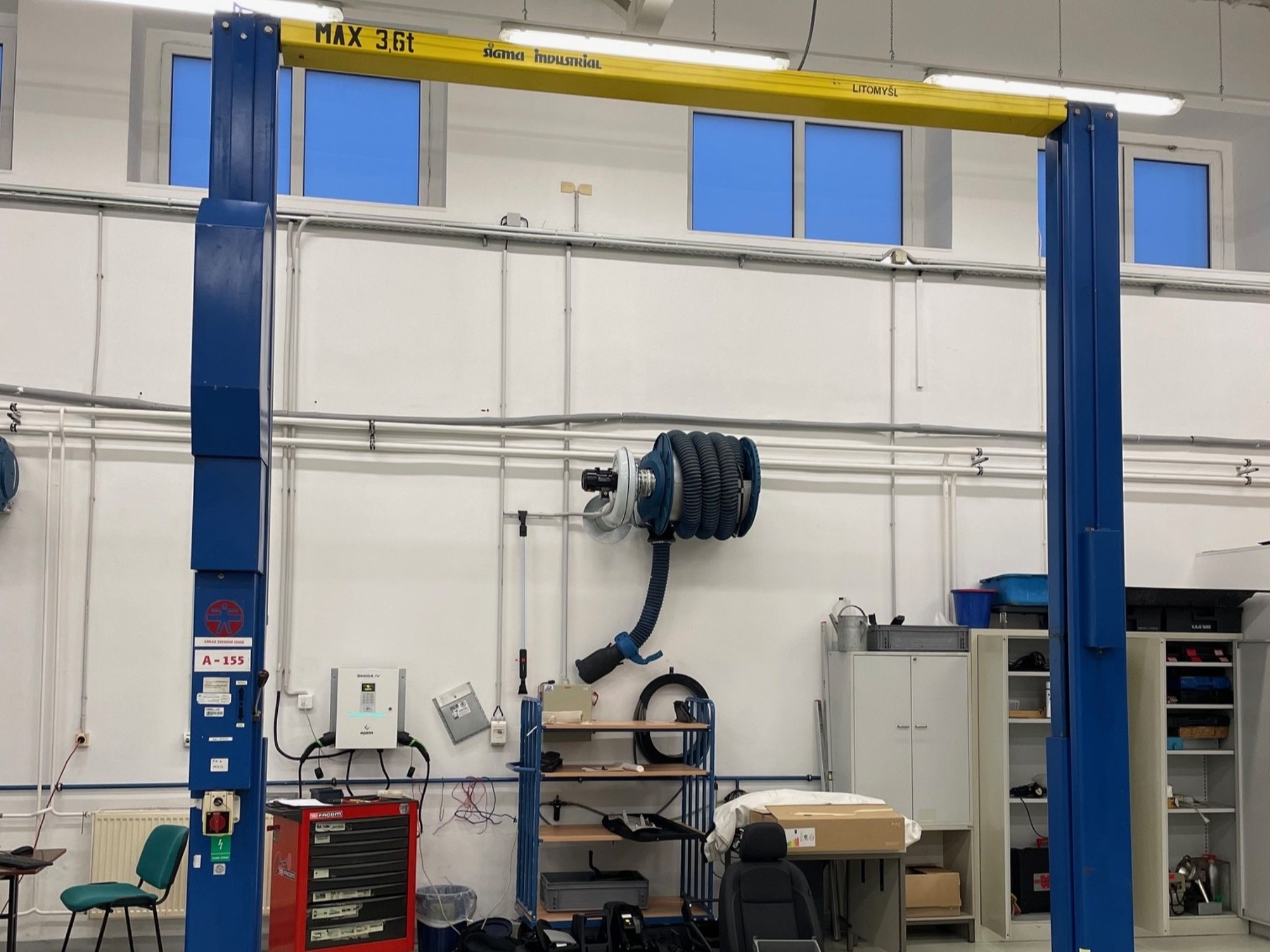 Metalworking machines, industrial robots and vehicles-2