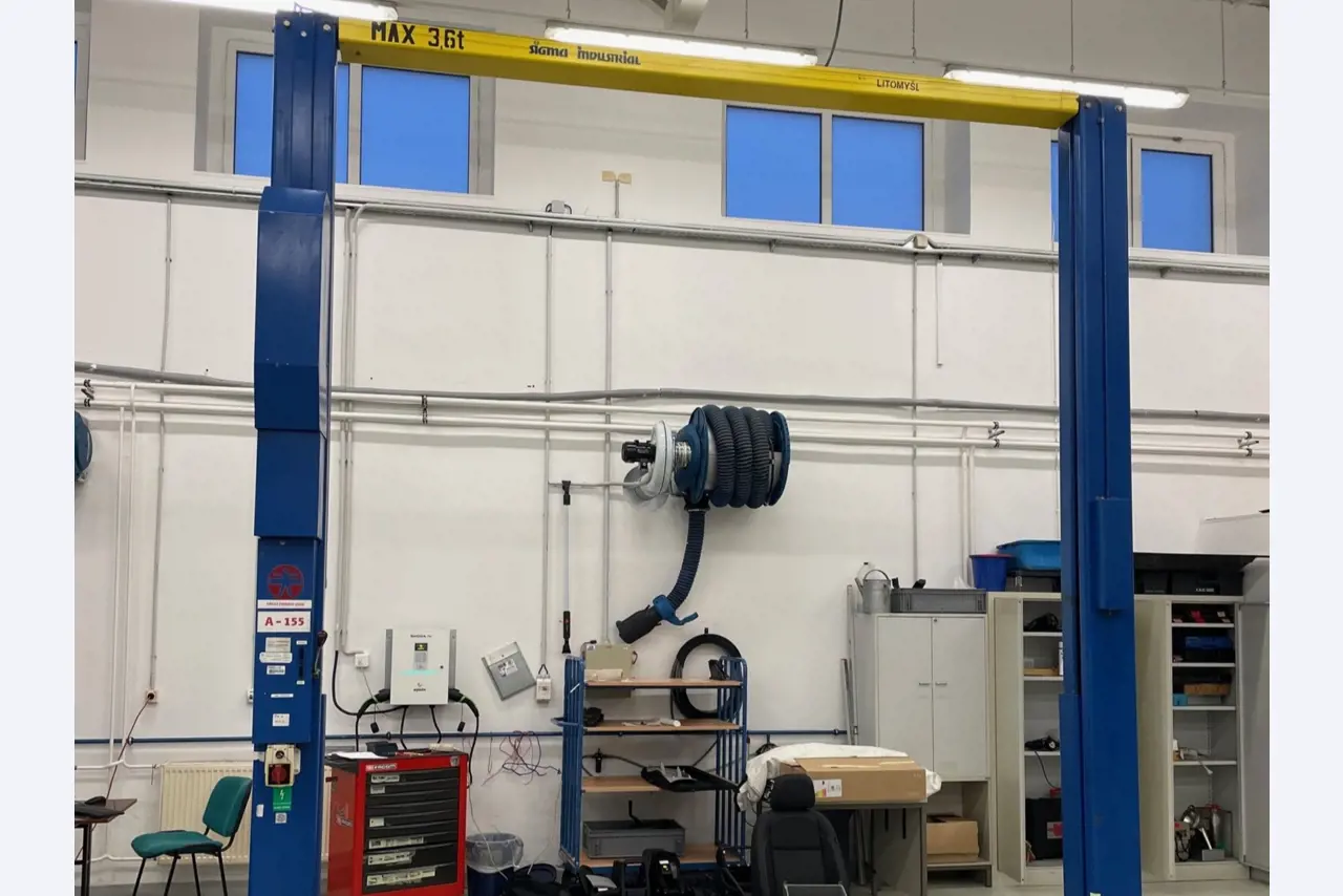 Metalworking machines, industrial robots and vehicles-2