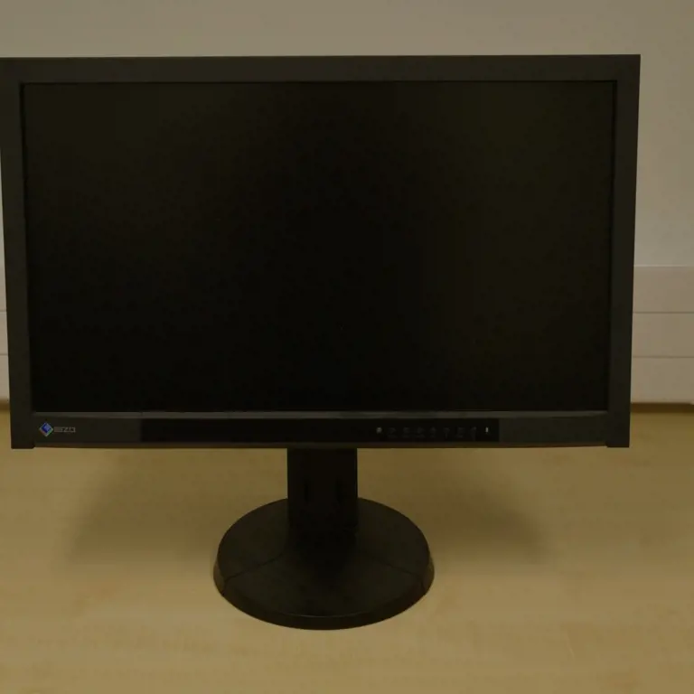 13 Monitorji 13 kosov EIZO 68