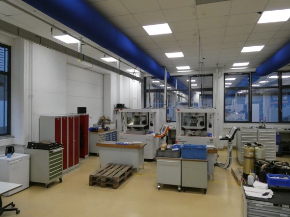 Stanz- und Spritzgussanlagen eines Stanzbetriebes-12