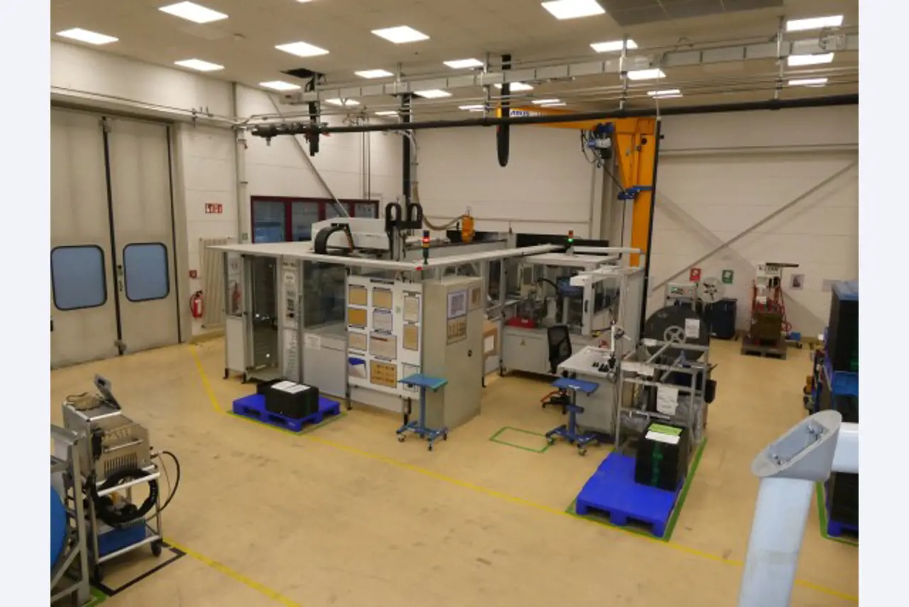 Stamping and injection molding systems of a stamping company-4