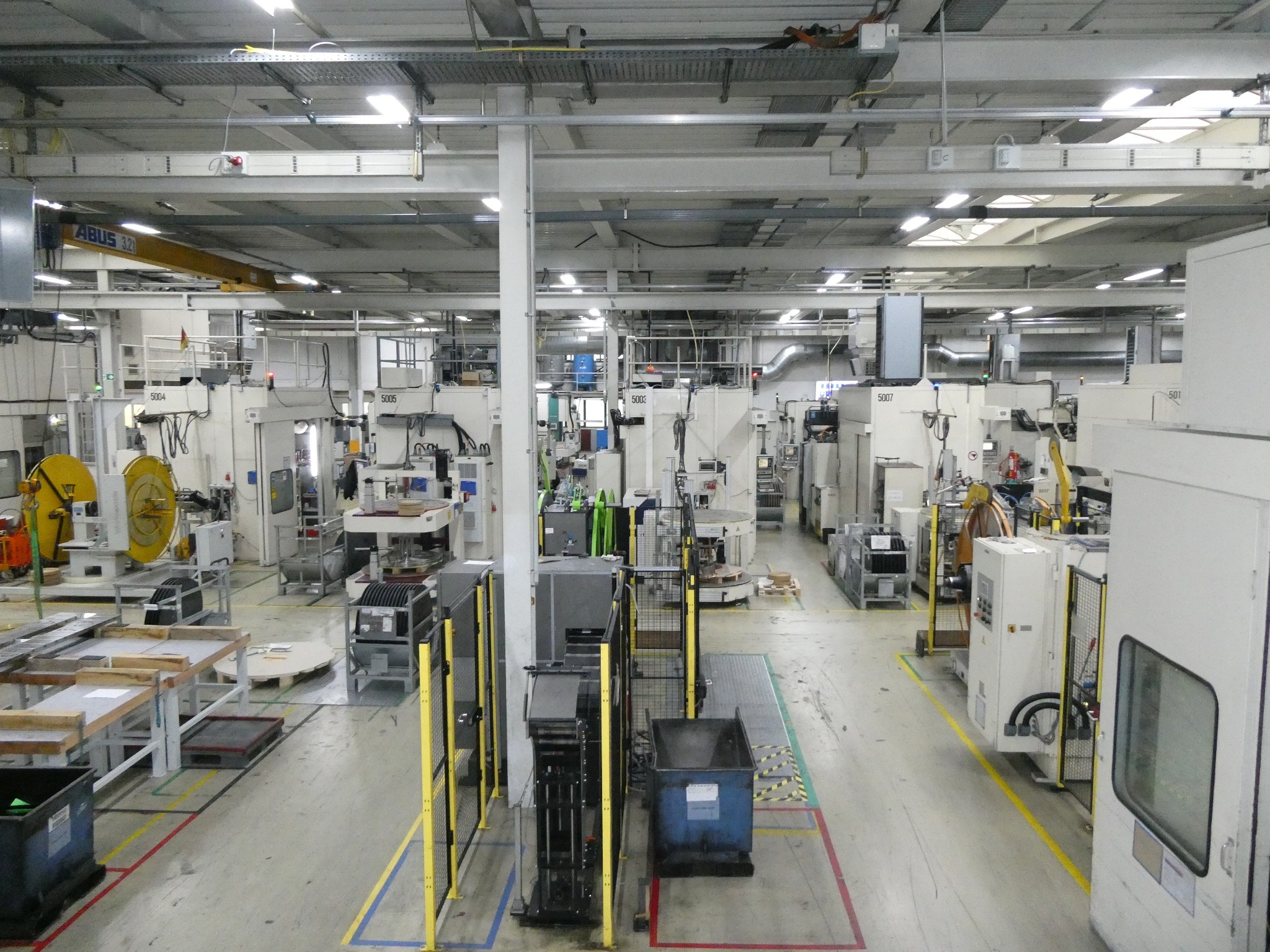 Stanz- und Spritzgussanlagen eines Stanzbetriebes-1