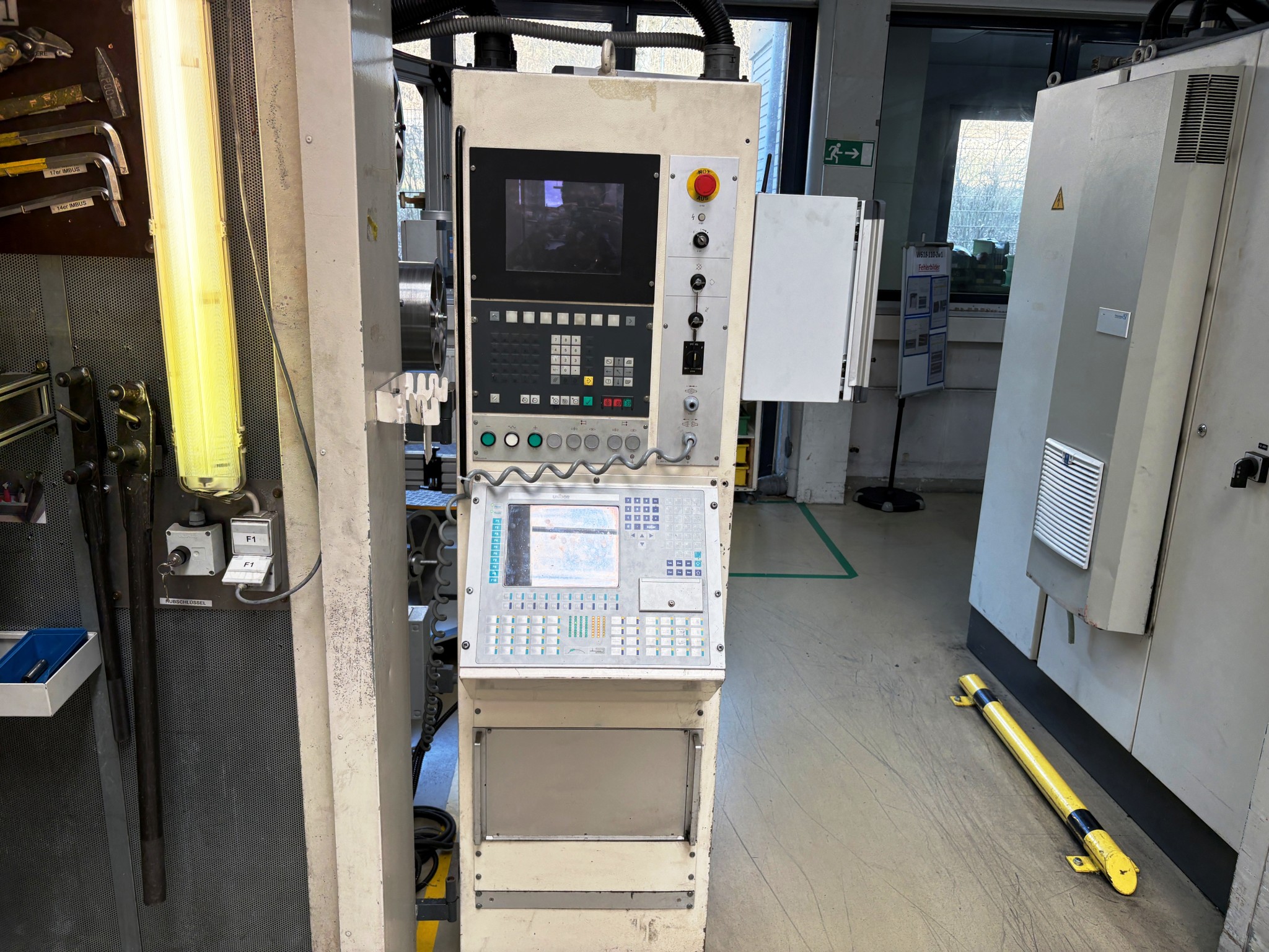 Plastic injection molding, punching machines and peripherals-13