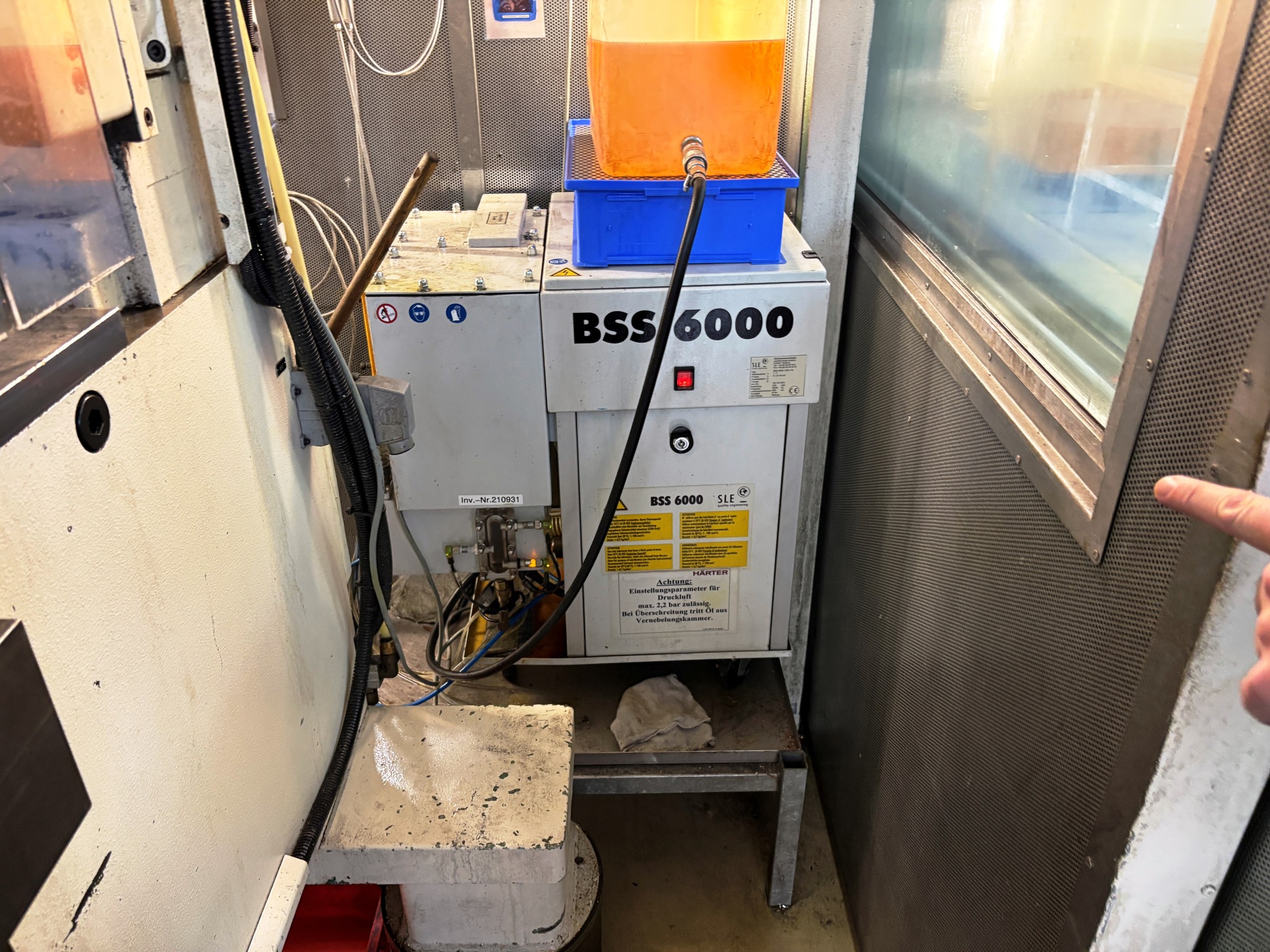 Plastic injection molding, punching machines and peripherals-17