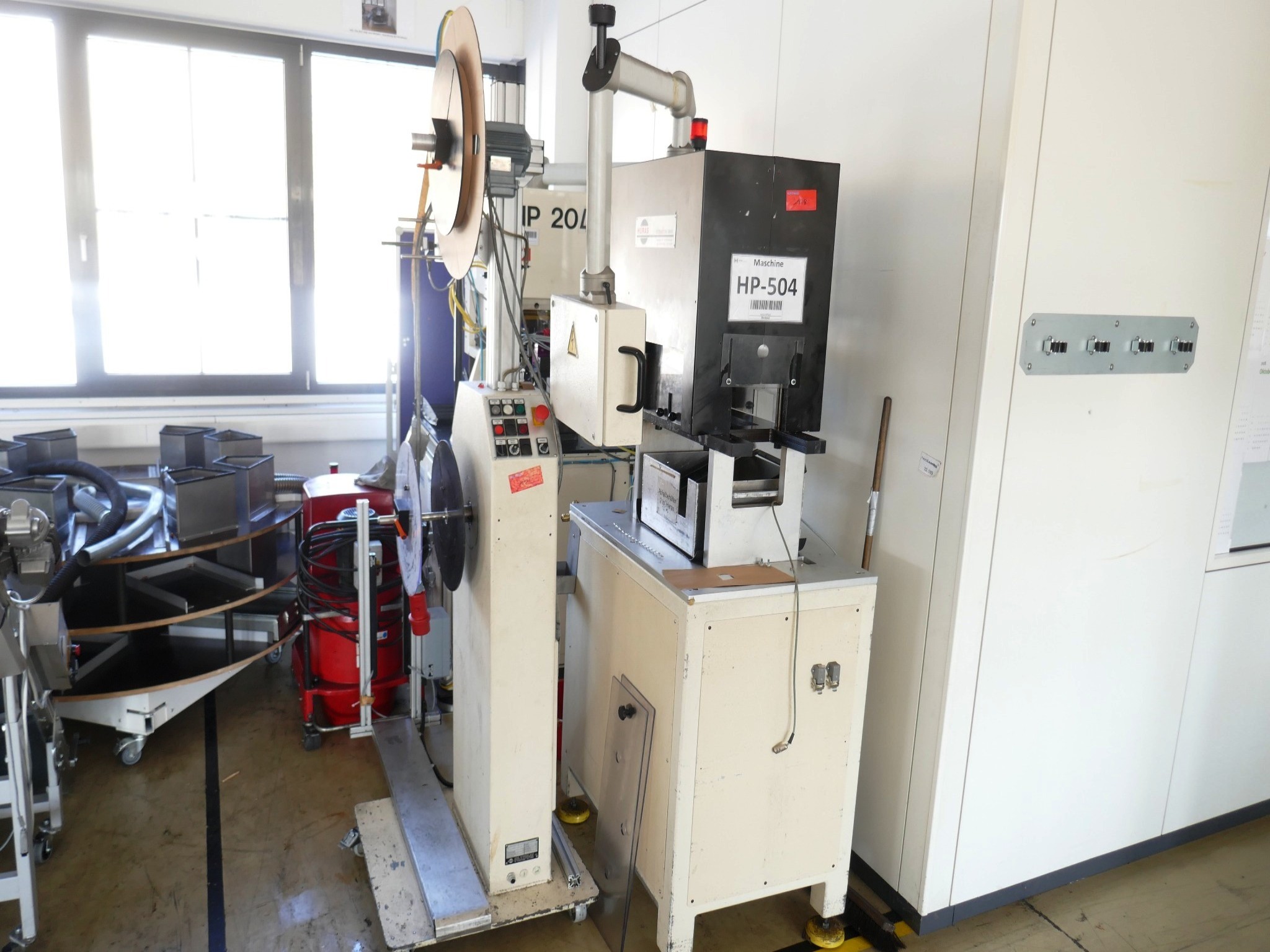 Plastic injection molding, punching machines and peripherals-2