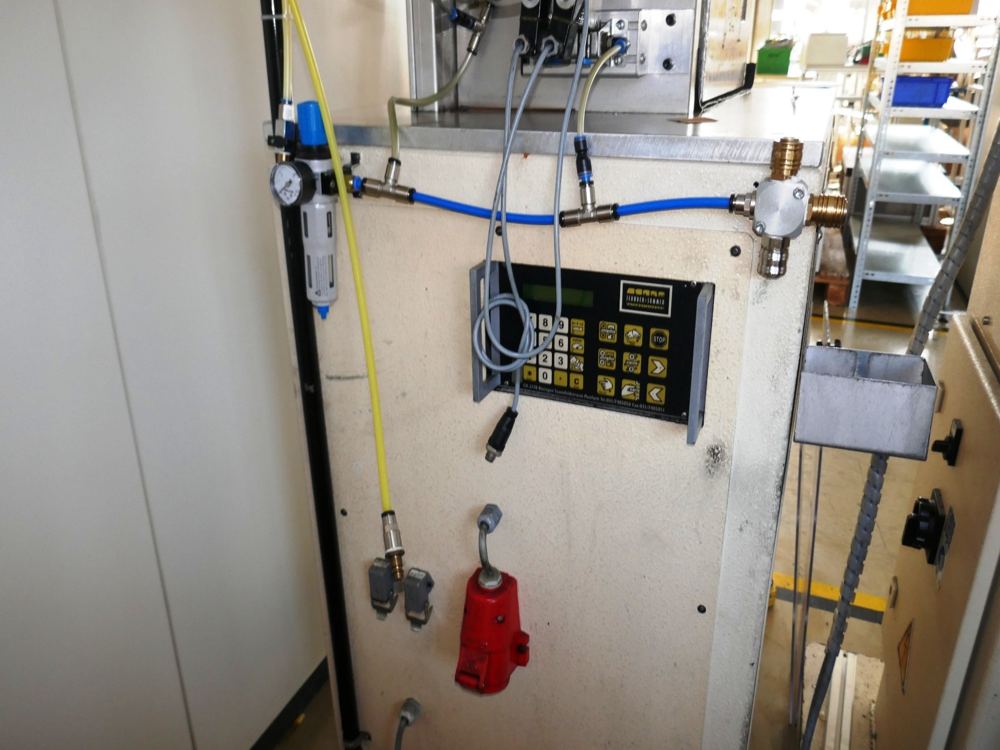 Plastic injection molding, punching machines and peripherals-3