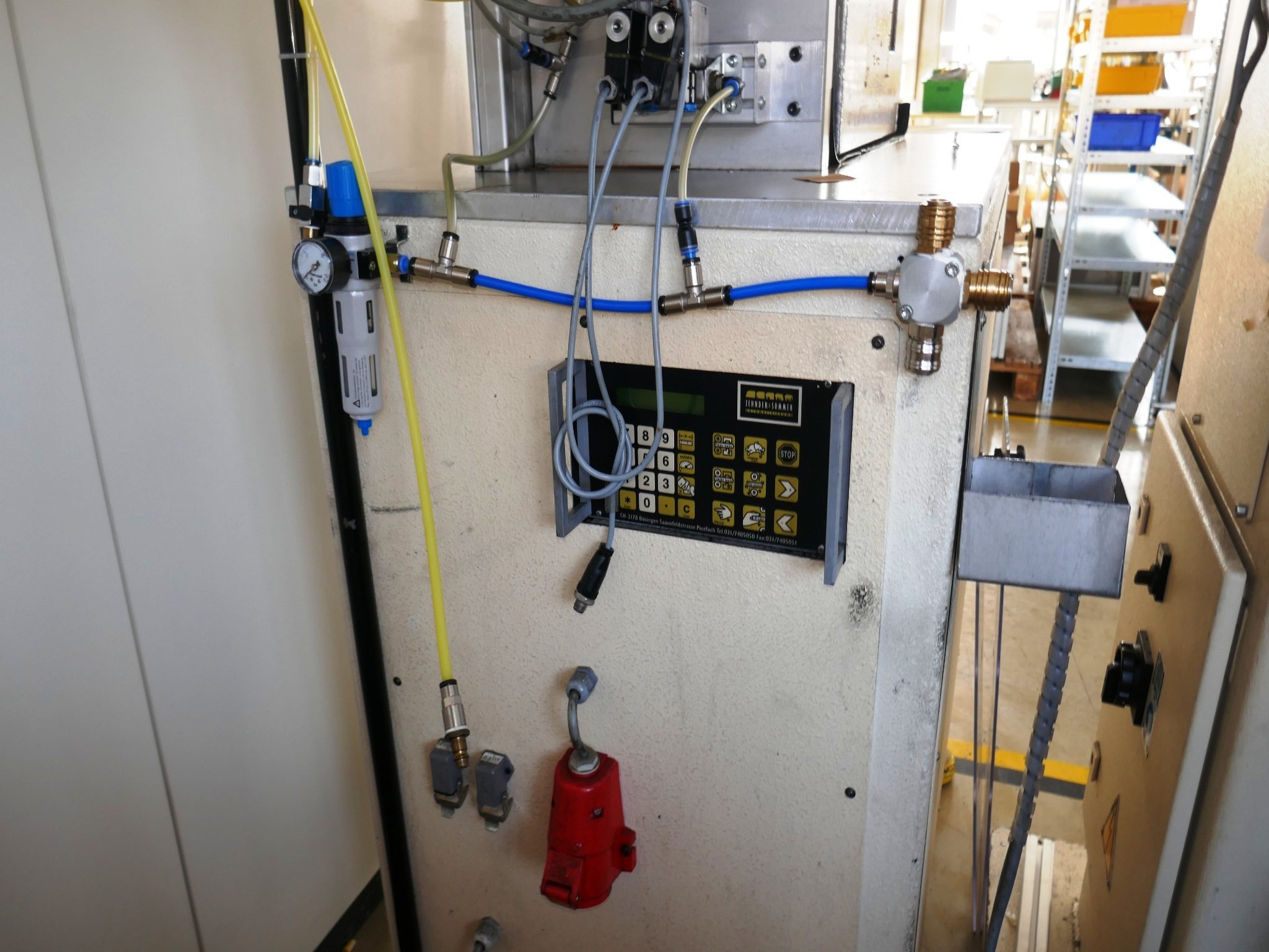 Plastic injection molding, punching machines and peripherals-4