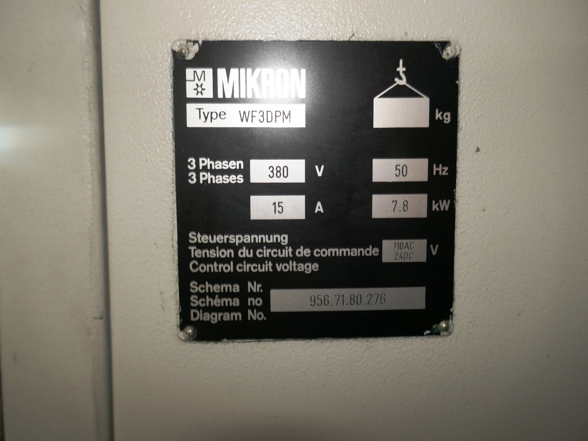 Plastic injection molding, punching machines and peripherals-6