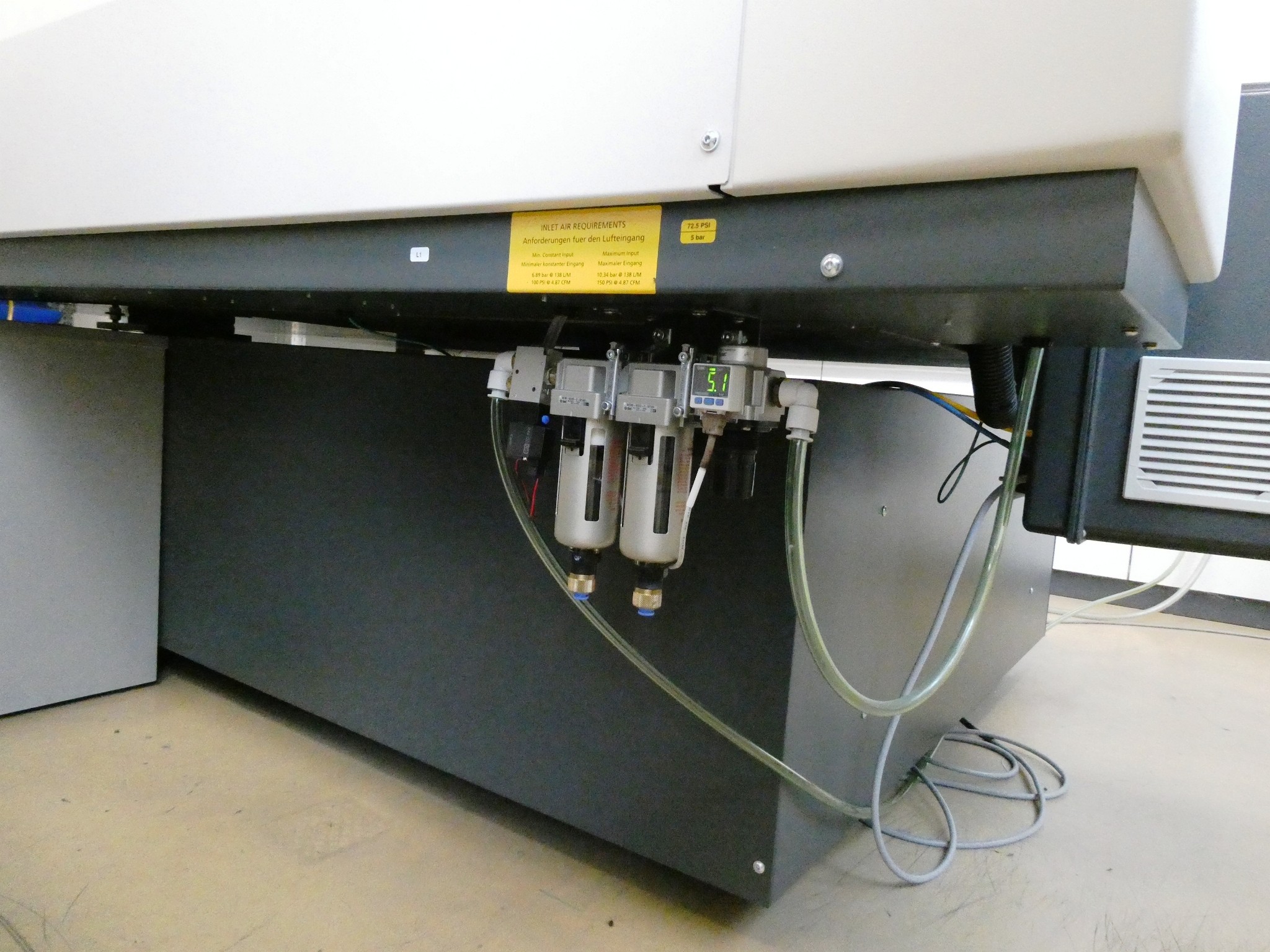 Plastic injection molding, punching machines and peripherals-13