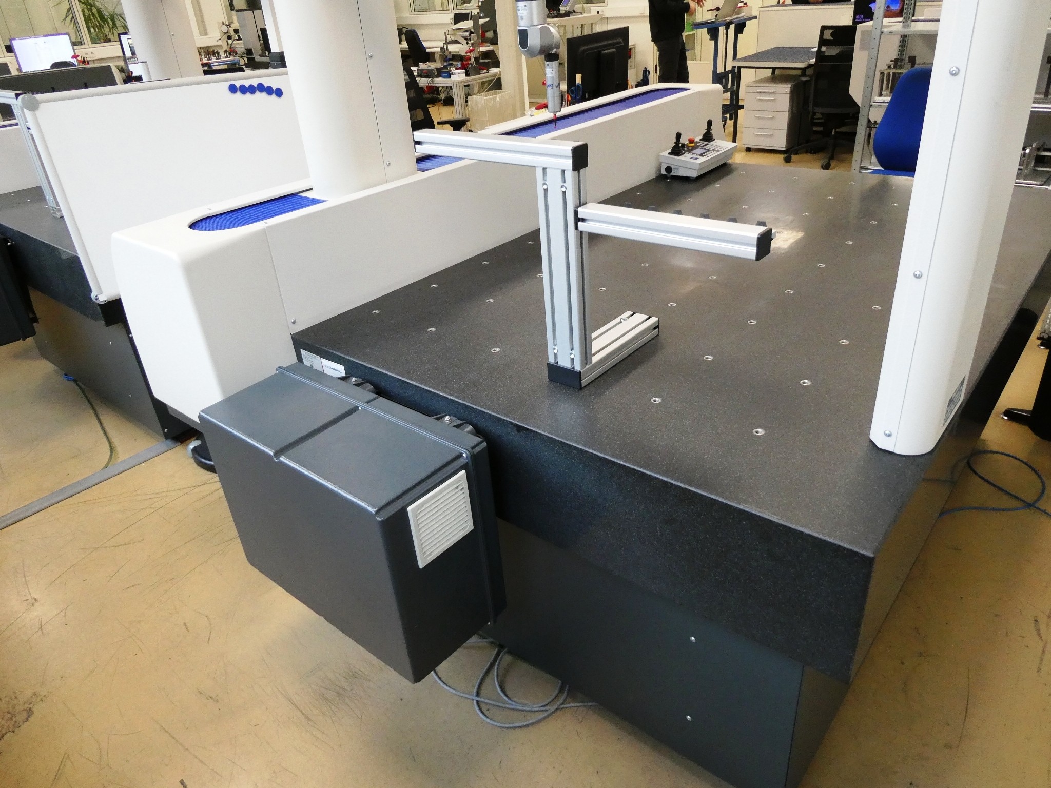 Plastic injection molding, punching machines and peripherals-5