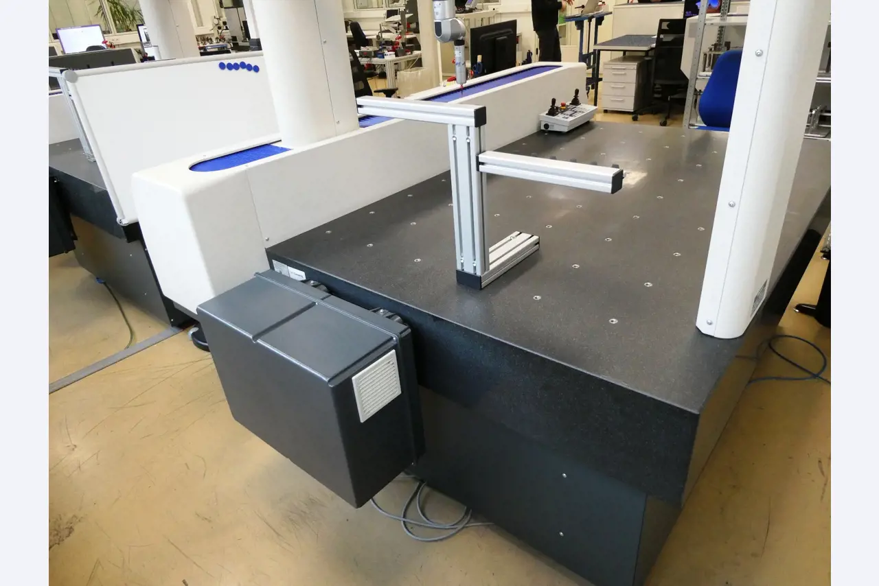 Plastic spuitgietmachines, ponsmachines en randapparatuur-5