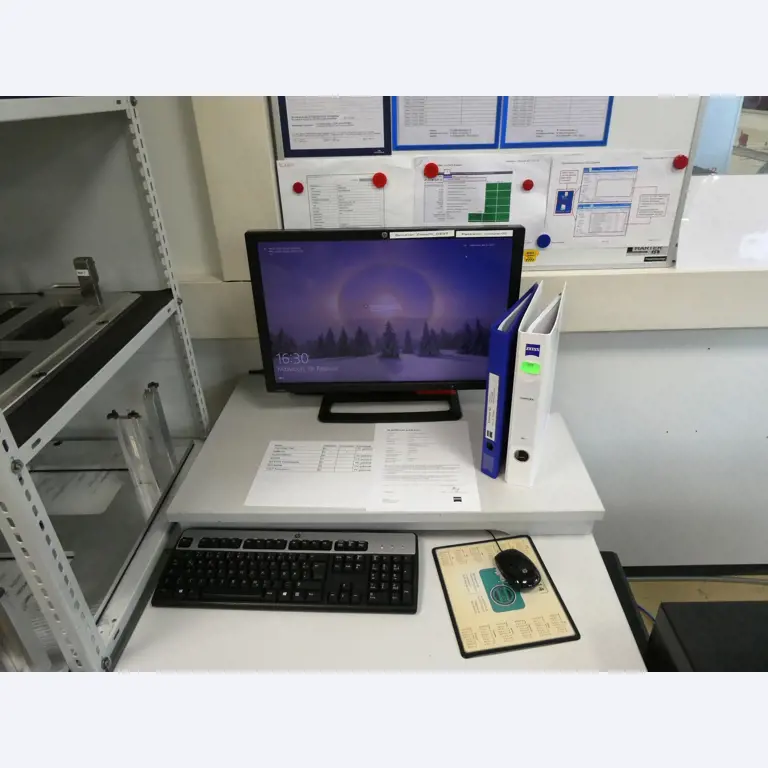Plastic spuitgietmachines, ponsmachines en randapparatuur-9
