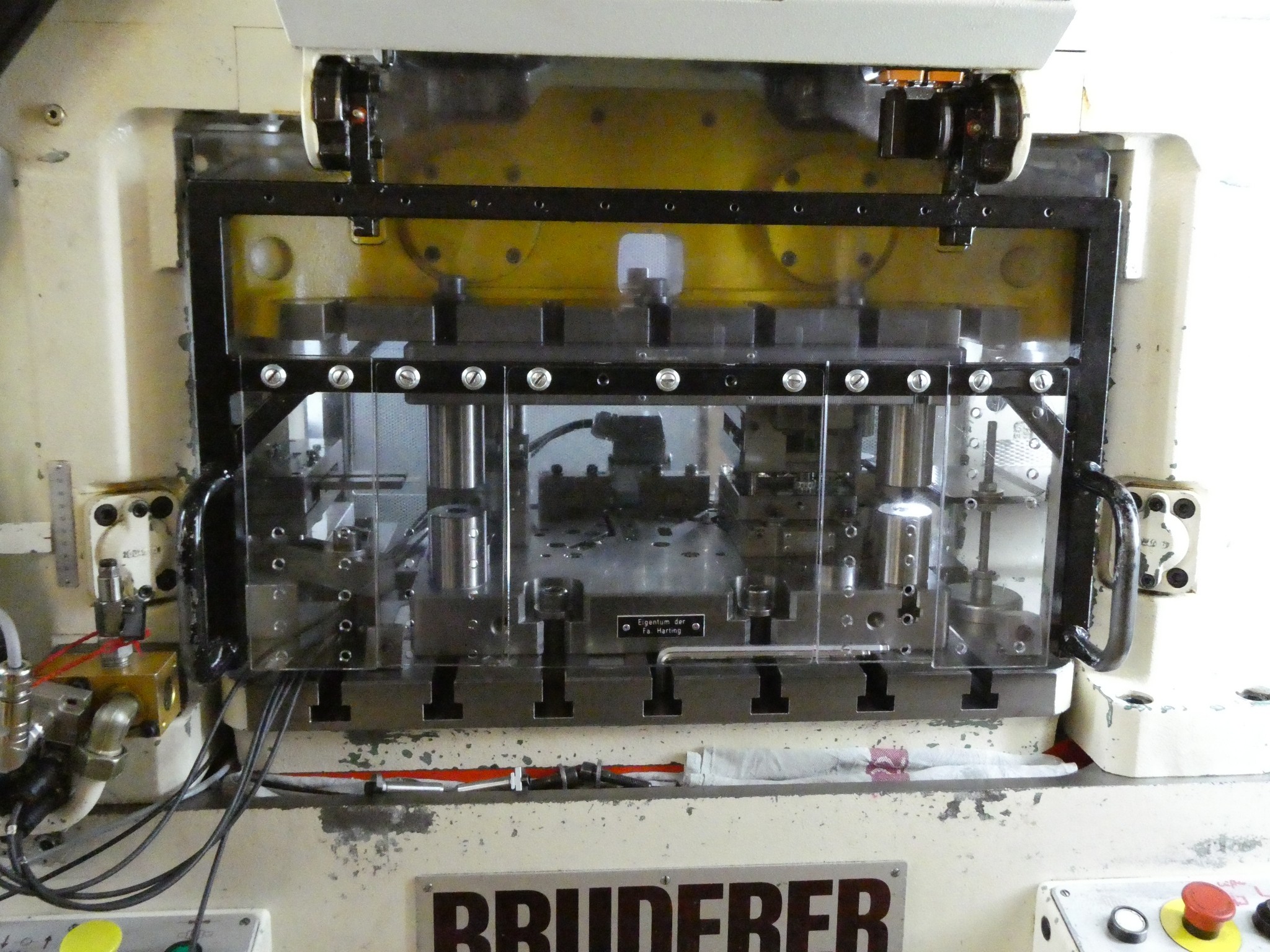 2 spletni dražbi orodja, izsekovalnih strojev in perifernih naprav-11