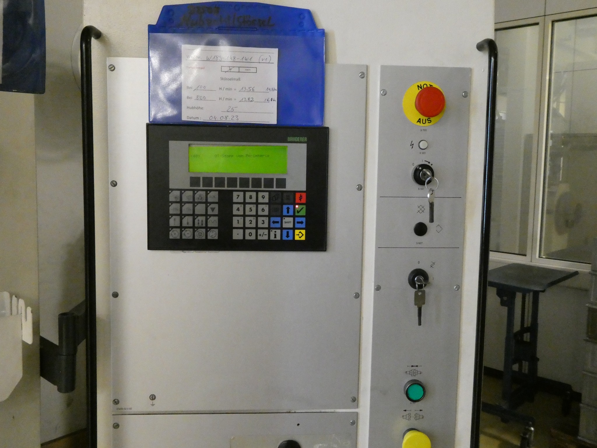 2 spletni dražbi orodja, izsekovalnih strojev in perifernih naprav-16