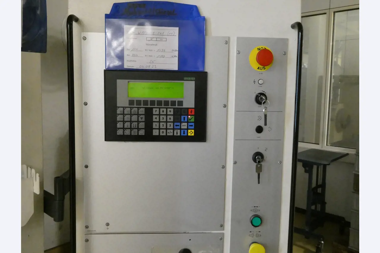2 Online auctions of tools, punching machines and peripherals-16