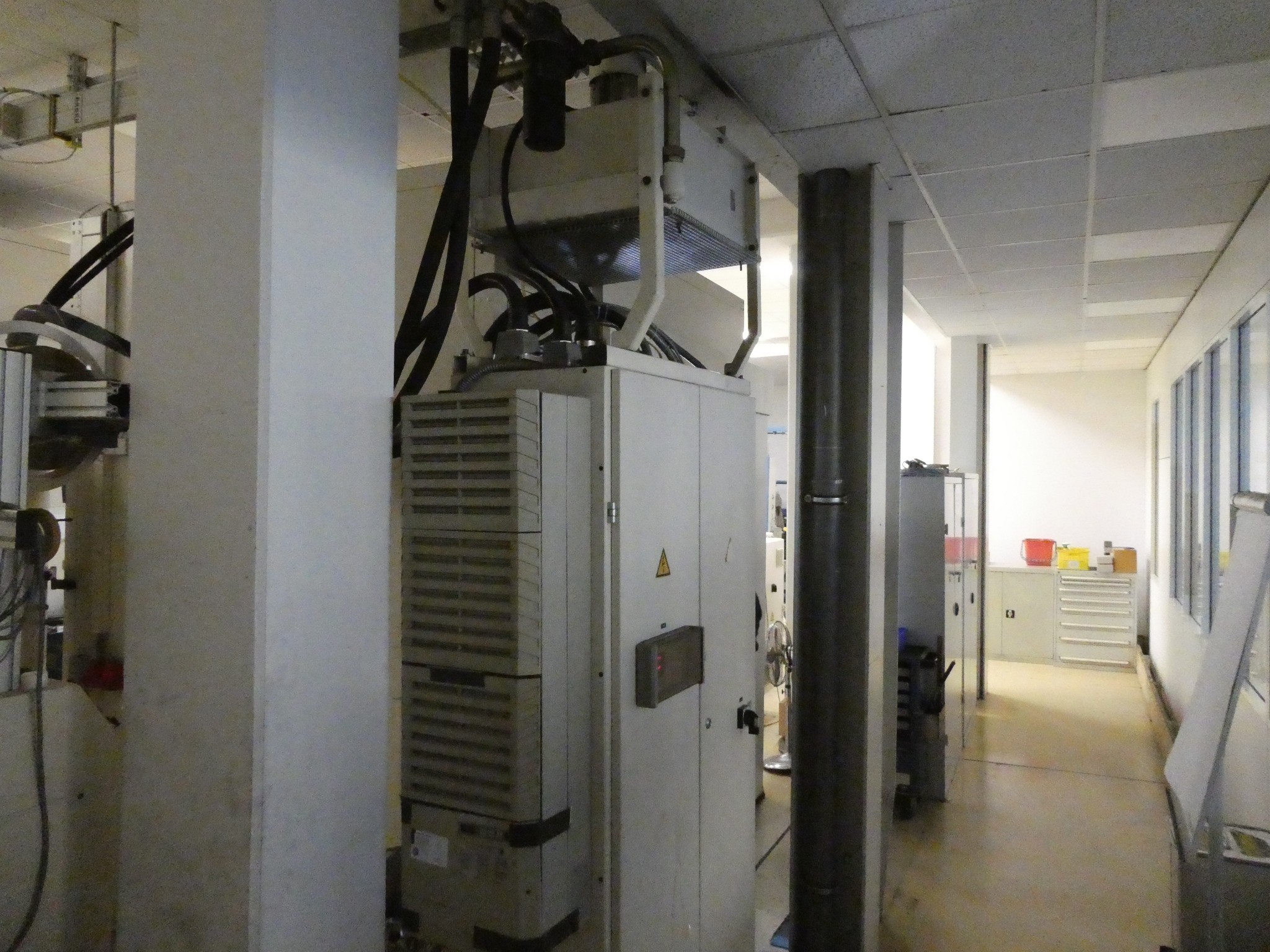 2 spletni dražbi orodja, izsekovalnih strojev in perifernih naprav-19