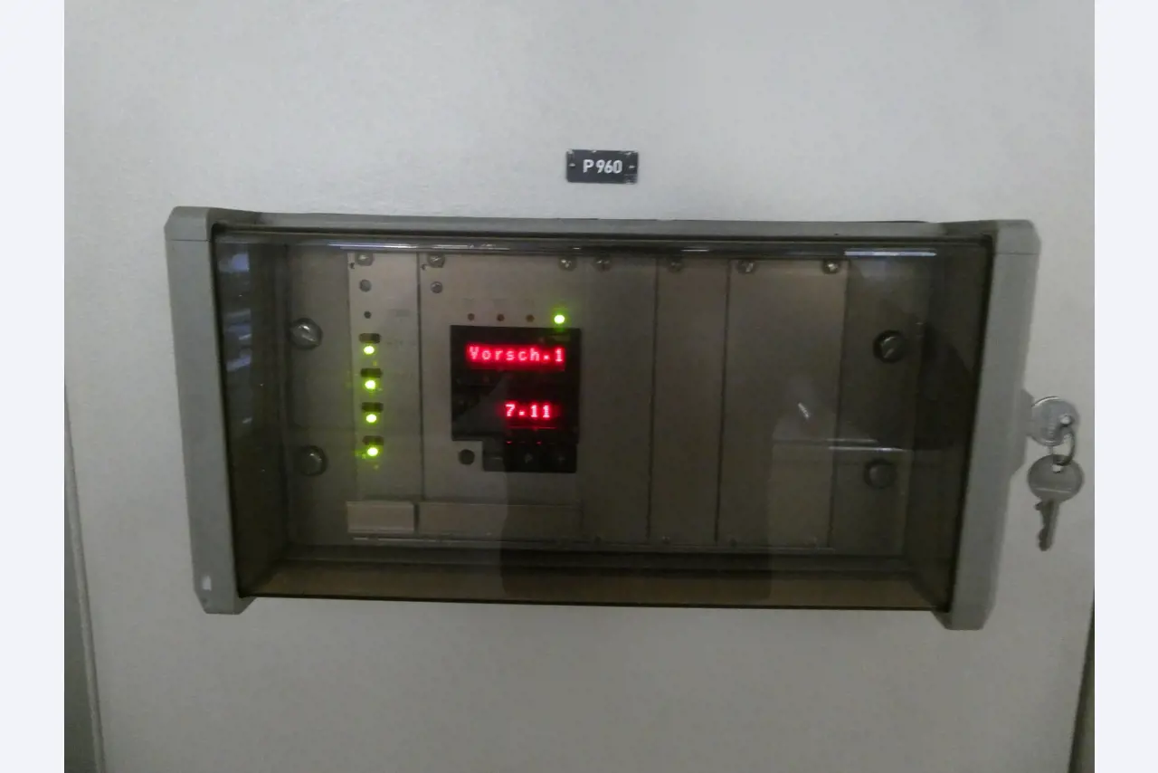 2 Online auctions of tools, punching machines and peripherals-20