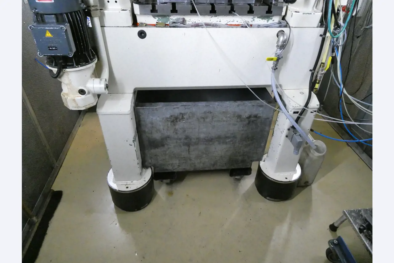 2 Online auctions of tools, punching machines and peripherals-23