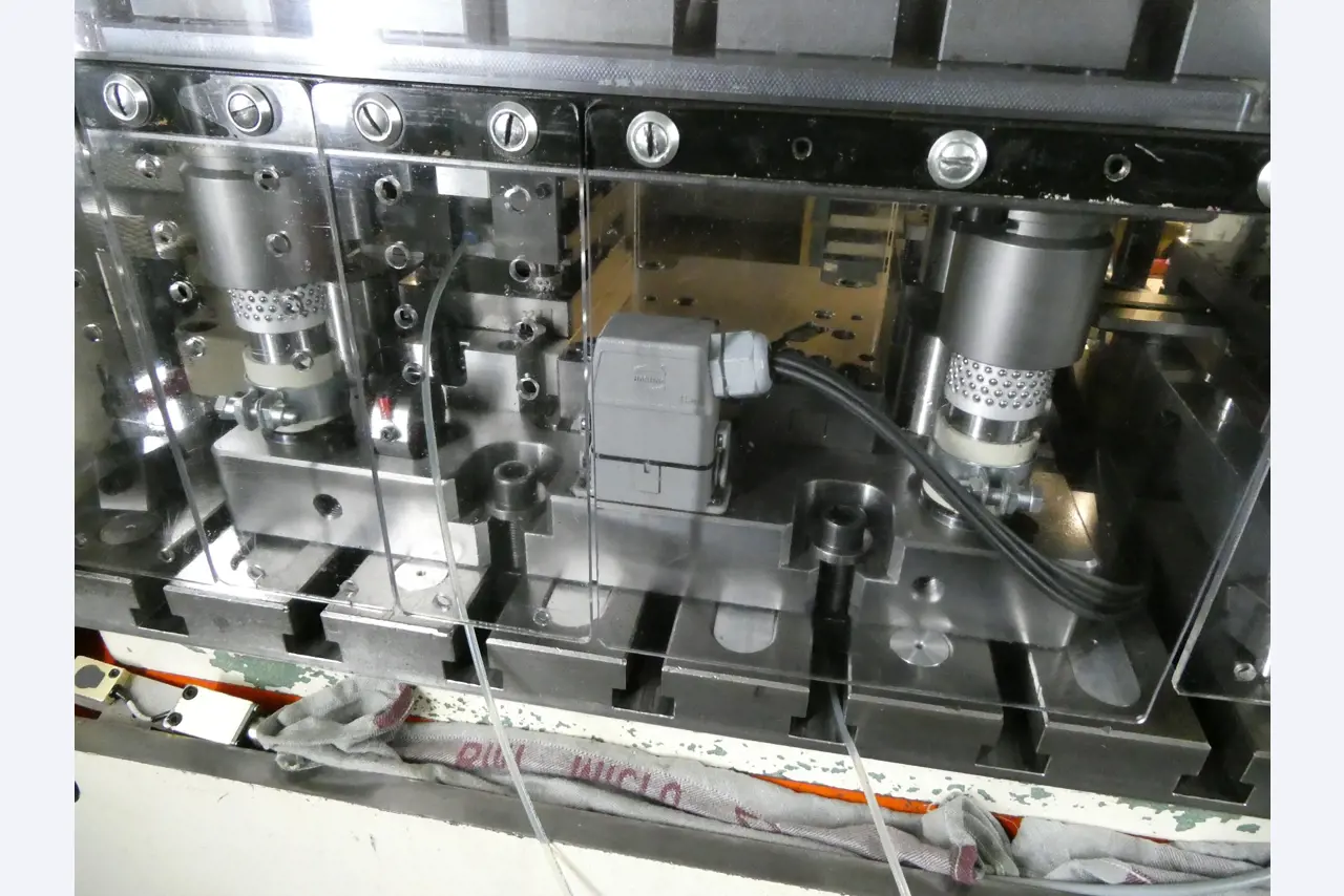 2 Online auctions of tools, punching machines and peripherals-26