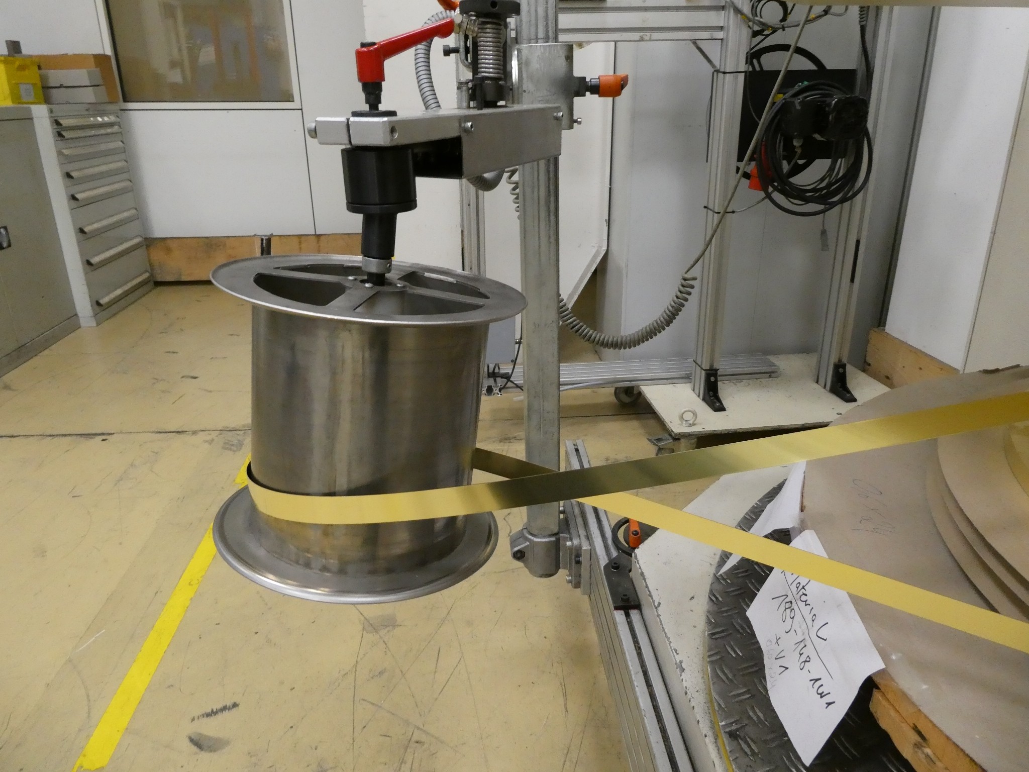 2 spletni dražbi orodja, izsekovalnih strojev in perifernih naprav-31