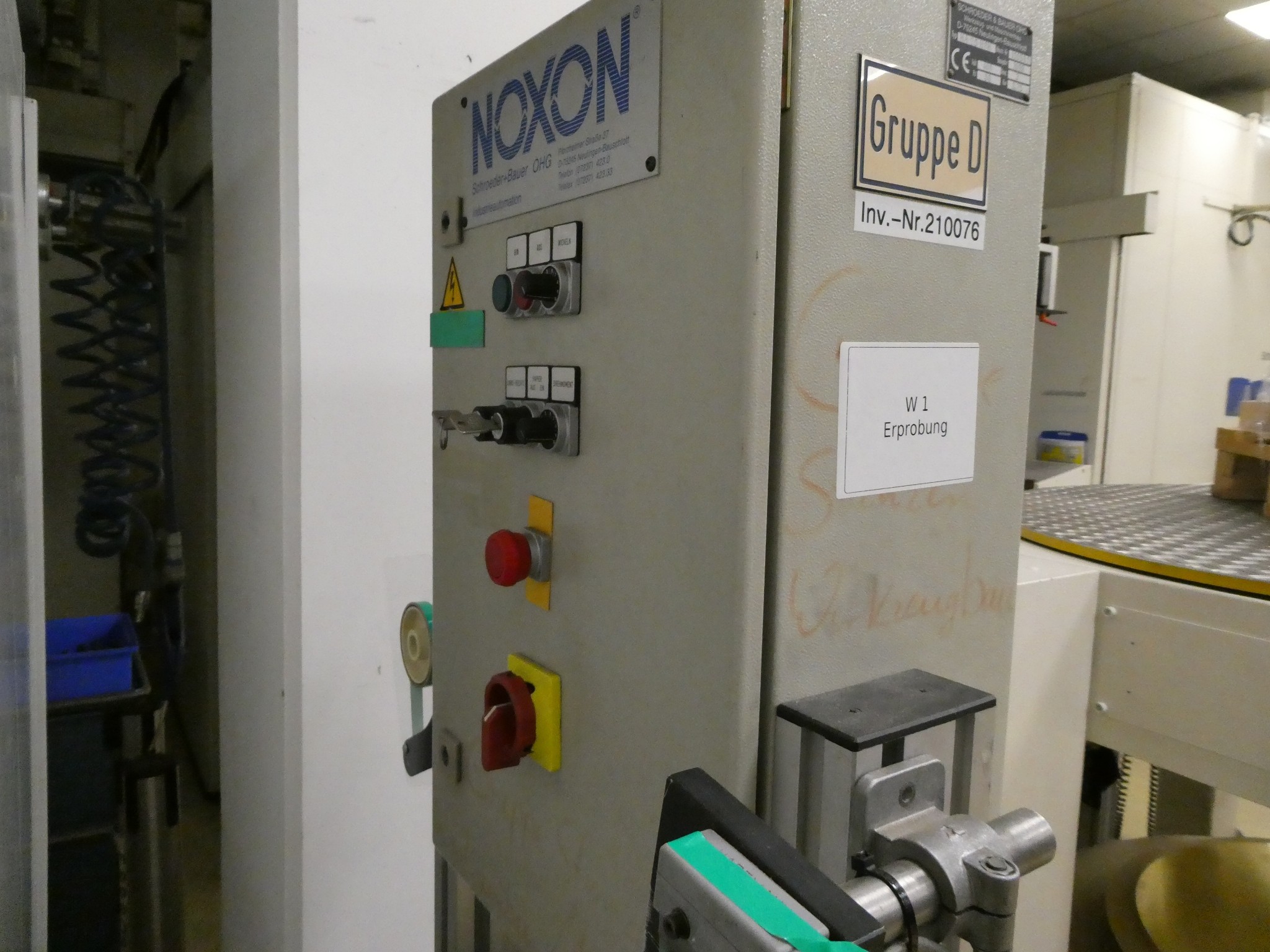 2 spletni dražbi orodja, izsekovalnih strojev in perifernih naprav-33