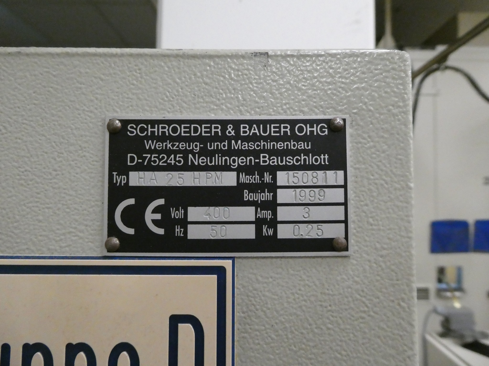 2 spletni dražbi orodja, izsekovalnih strojev in perifernih naprav-34