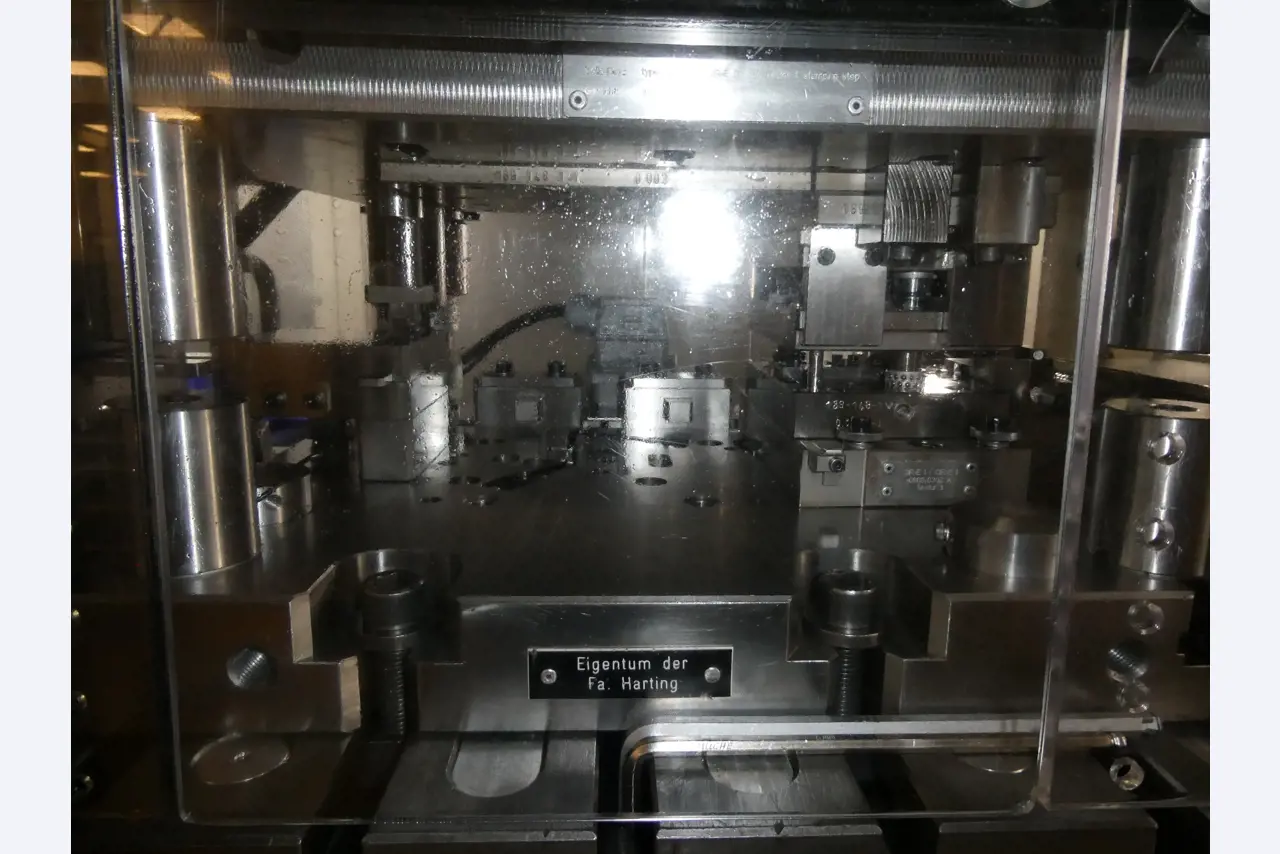 2 Online auctions of tools, punching machines and peripherals-36