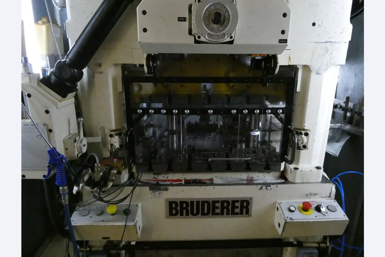 2 Online auctions of tools, punching machines and peripherals-9